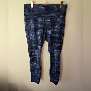 Lululemon Mix & Mesh Crop 21" Blue Abstract Print - Size 10